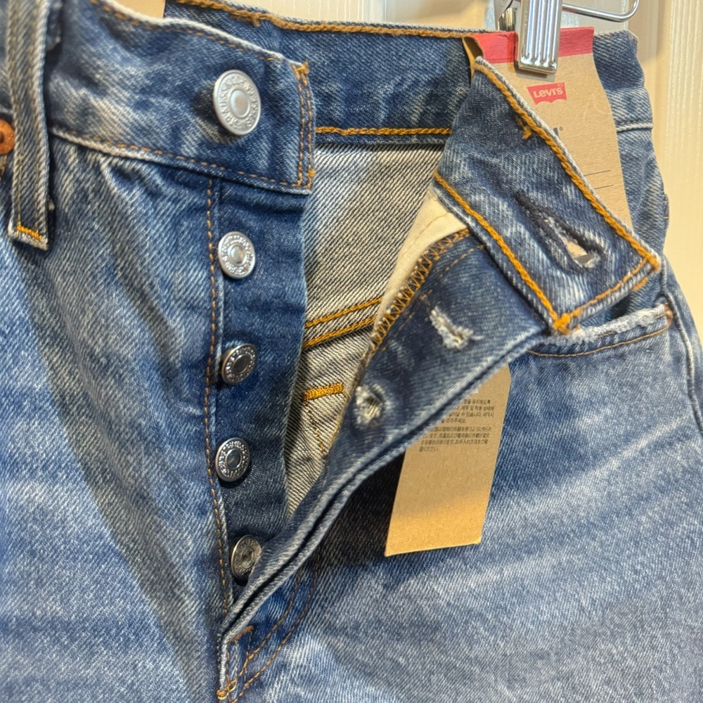 NWT Levi’s 501® Mid Thigh Short - Picture 5 of 6